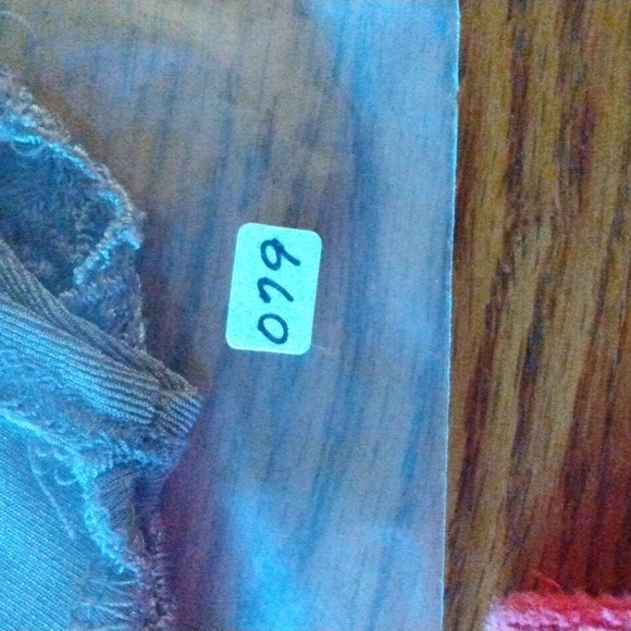 Vejaiz Designs beautiful Women's lace tank taupe - Picture 6 of 6